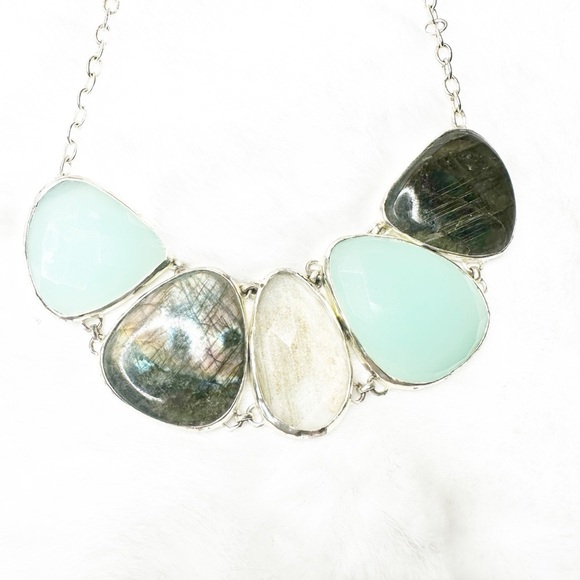 Stella & Dot 5 Stone Sanibel Necklace - Picture 2 of 4